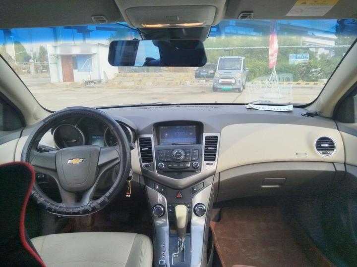 2015 1.5L Classic SE AT photo 5