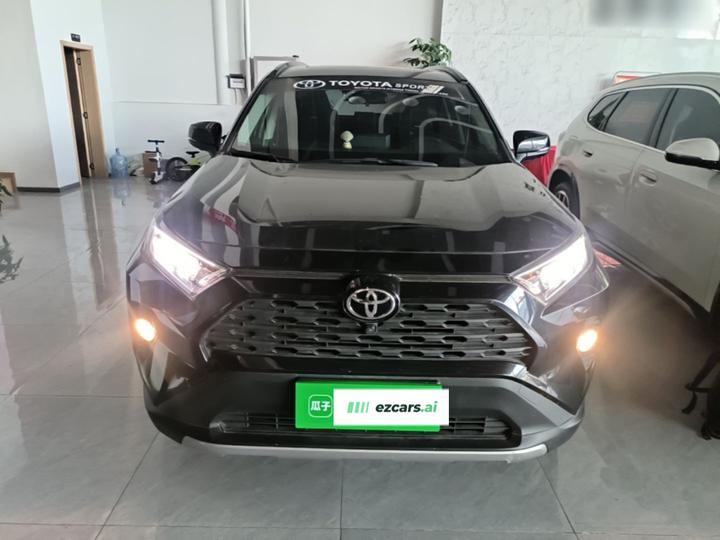 RAV4 2022 2.0L CVT RWD photo 2