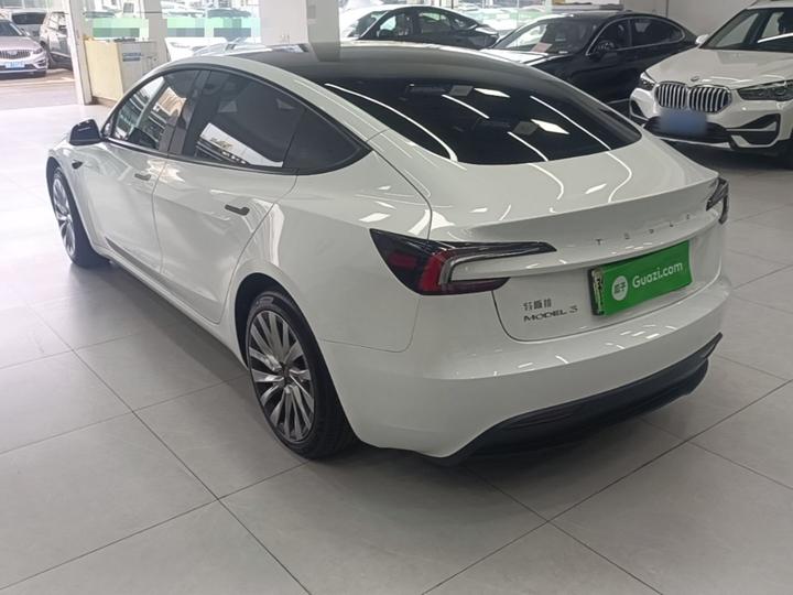Model 3 2023 RWD photo 4