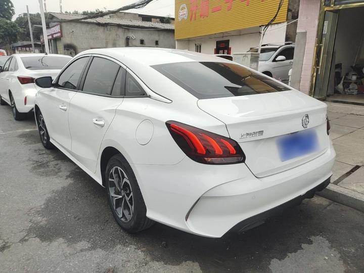 MG5 2022 180DVVT CVT Luxury photo 4