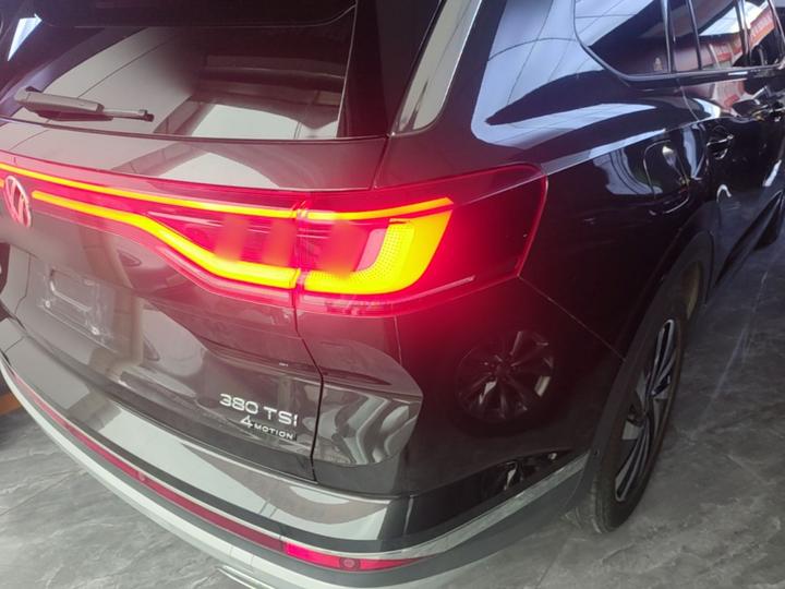 2021 380TSI AWD Luxury Pro photo 7