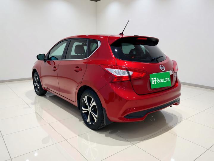 Tiida 2016 1.6L CVT photo 4