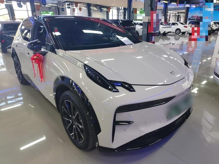 X 2023 RWD ME 5-Seater photo 3