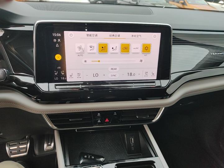 Teramont X 2024 380TSI AWD Luxury photo 8