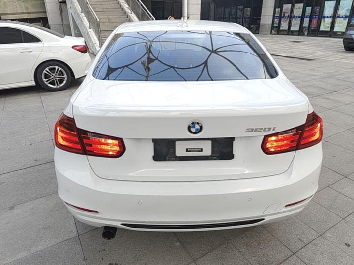 3 Series 2015 320i Sport Design Package photo 3
