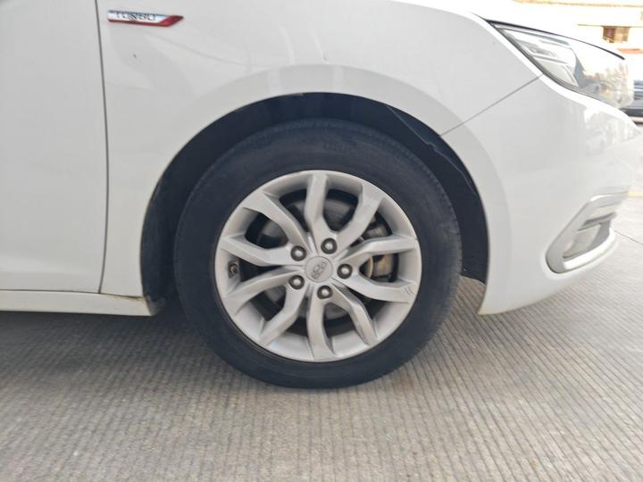 Emgrand GL 2017 1.3T MT Elite photo 8
