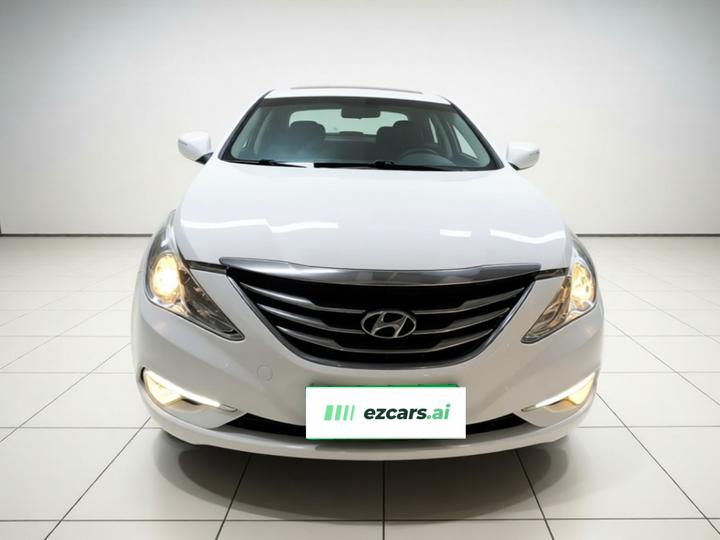 Sonata 2015 Classic 2.0L AT Luxury photo 2