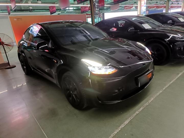 Model Y 2023 RWD photo 3