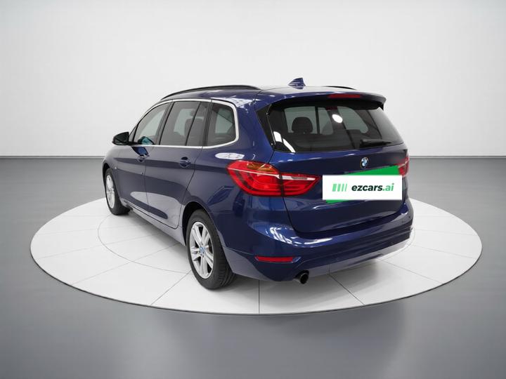 2 Series Wagon 2015 218i Leading photo 4