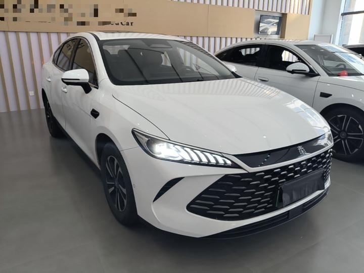 Qin PLUS 2025 DM-i ADAS 120KM photo 3