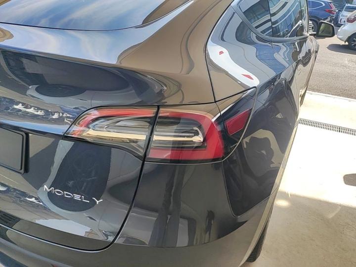 Model Y 2024 RWD photo 7