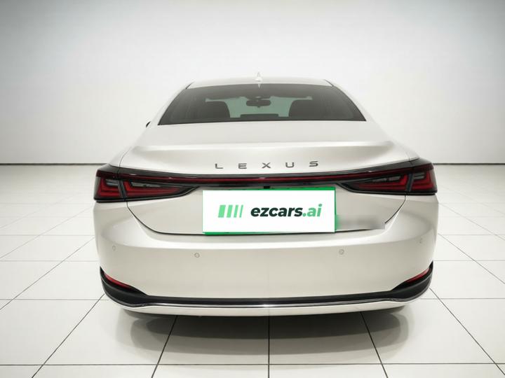 ES 2025 200 Exclusive photo 5