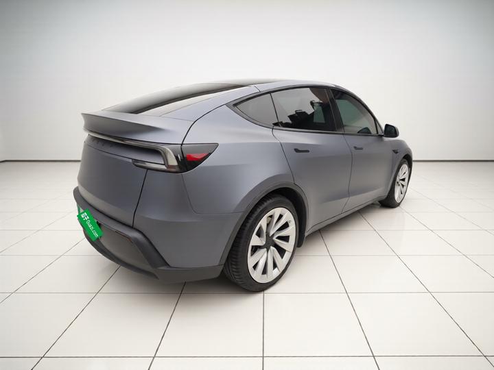 Model Y 2025 Long Range AWD Launch Edition photo 6