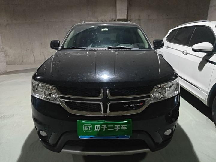 Dodge 2013 2.4L RWD photo 2