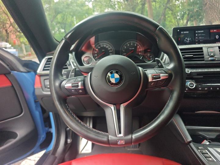 M4 2017 M4 2-Door Coupe photo 3