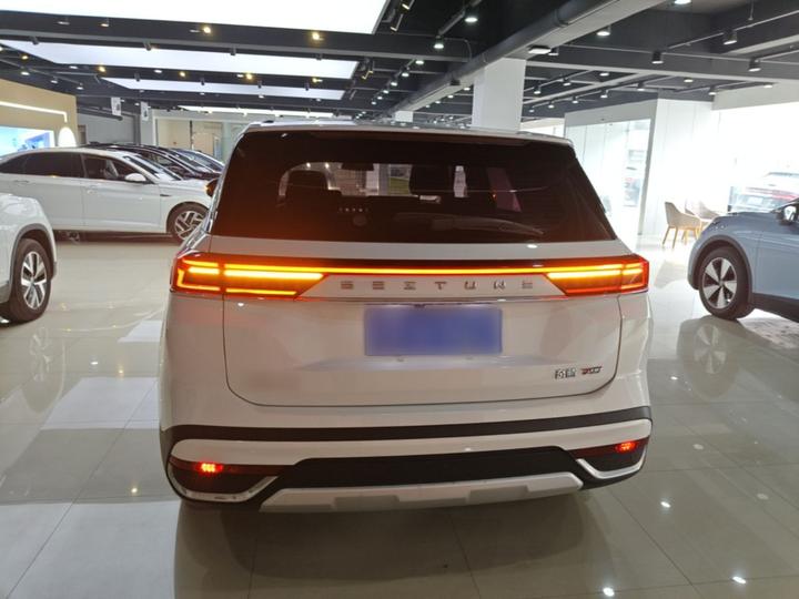 Bestune T99 2023 2.0T AT Exclusive 6AT photo 3