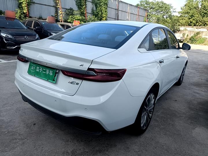 A 2019 Standard Range photo 4