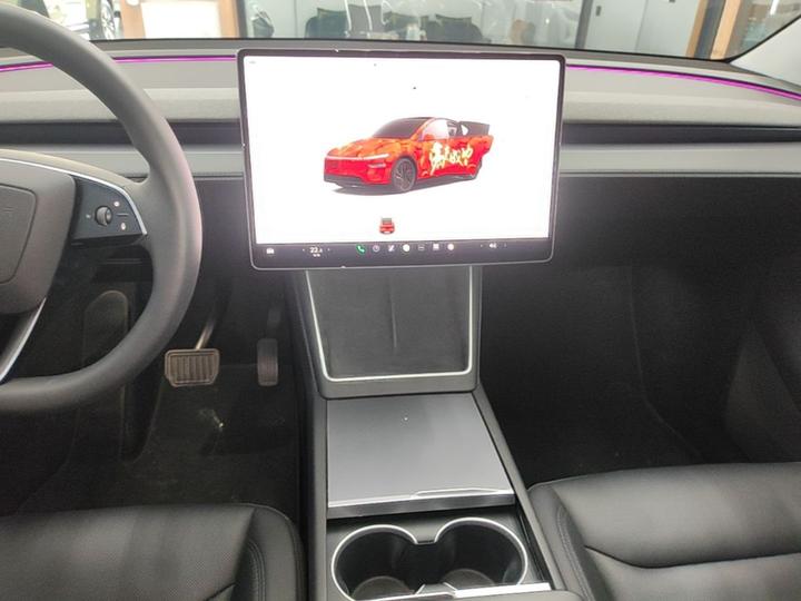 Model Y 2025 RWD photo 8