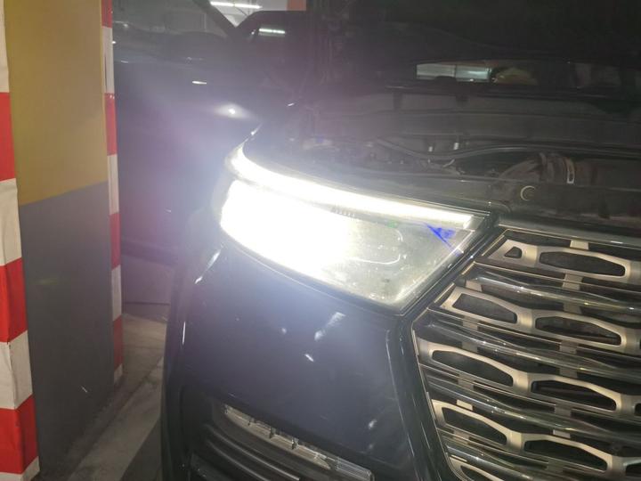 Explorer 2020 EcoBoost 285 AWD Titanium 7-Seater photo 7