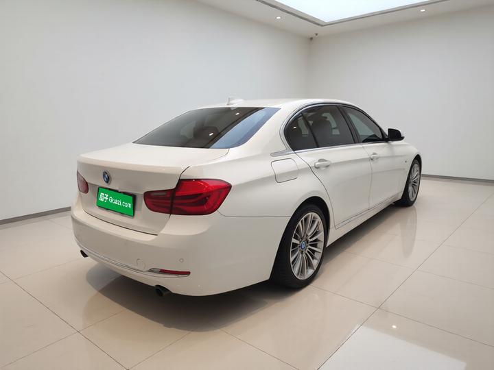 3 Series 2018 330Li xDrive Luxury photo 6