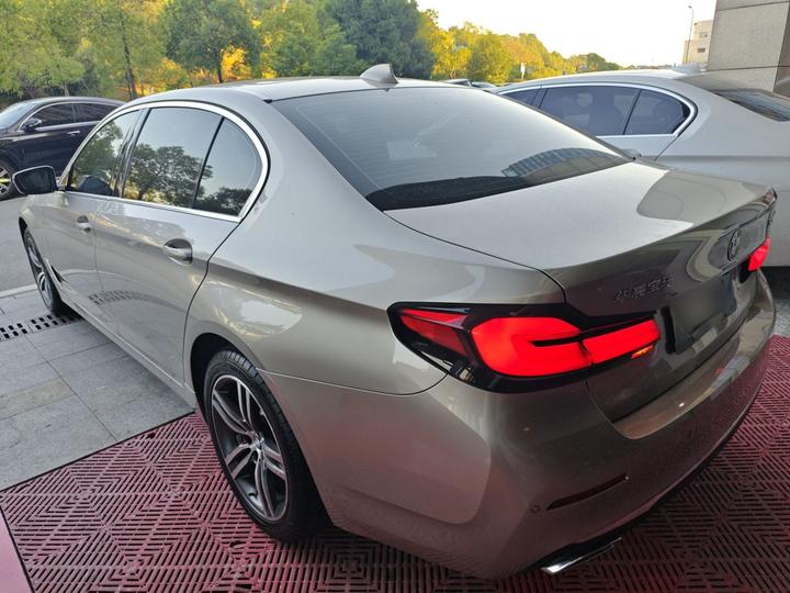 5 Series 2022 Facelift 530Li Leading Luxury photo 4