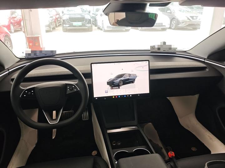 Model 3 2023 RWD photo 5