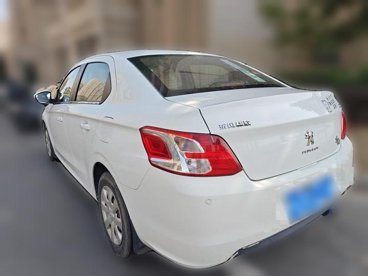 301 2014 1.6L MT Comfort photo 4