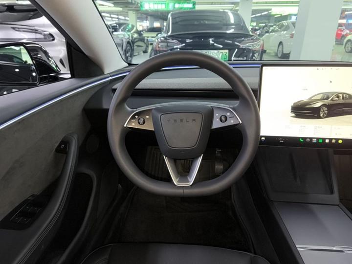 Model 3 2023 Long Range AWD photo 6