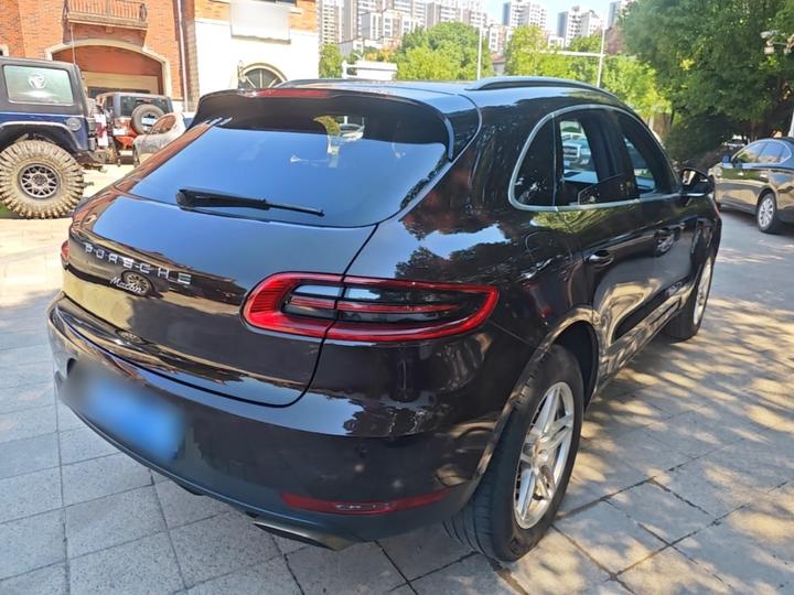 2016 Macan 2.0T photo 6