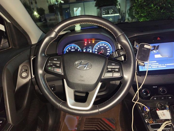 ix25 2017 1.6L AT Smart photo 8