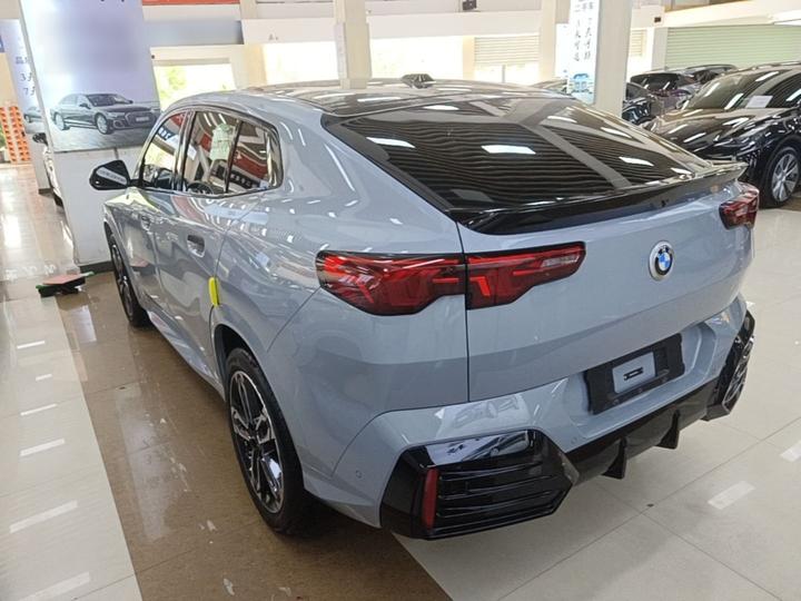 X2 Imported 2024 sDrive25i M Sport Package photo 4