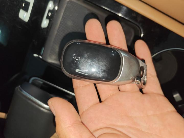 Li Auto ONE 2020 EREV 6-Seater photo 8