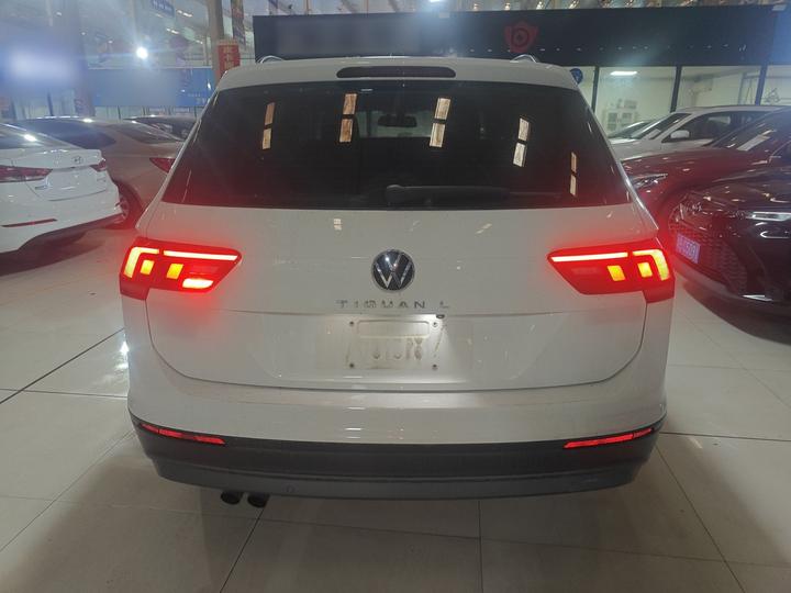 Tiguan L 2021 280TSI AT RWD Comfort Low Trim photo 3