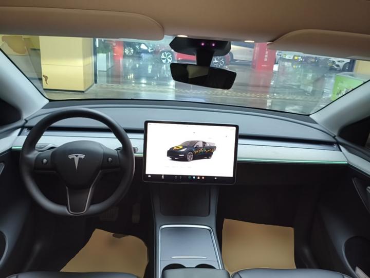 Model Y 2024 RWD photo 4