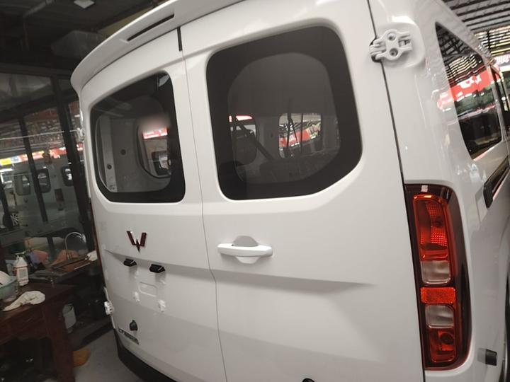 Wuling Pro 2026 405km EV Bus 6-Seater photo 5