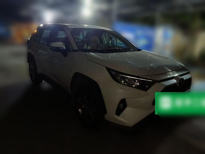 RAV4 2021 2.0L CVT RWD photo 3