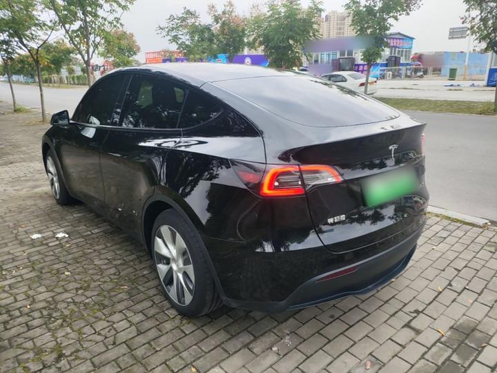 Model Y 2022 Facelift RWD photo 4