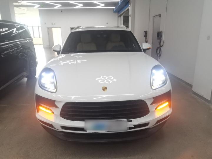 2018 Macan 2.0T photo 2