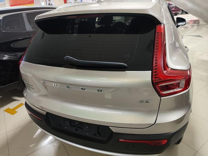 XC40 2023 B3 Luxury photo 5