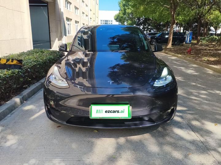 Model Y 2024 RWD photo 2