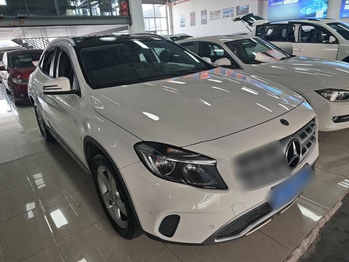 GLA 2017 GLA 200 Dynamic photo 3