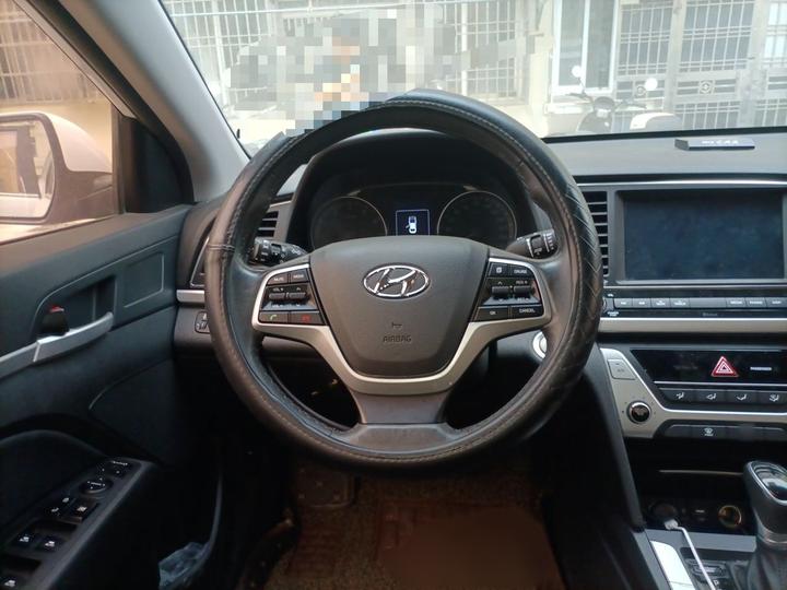 Elantra 2016 1.6L AT Smart Luxury photo 3