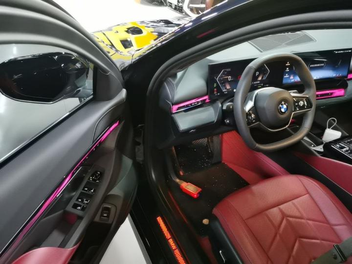 i5 2024 eDrive 35L Luxury photo 2