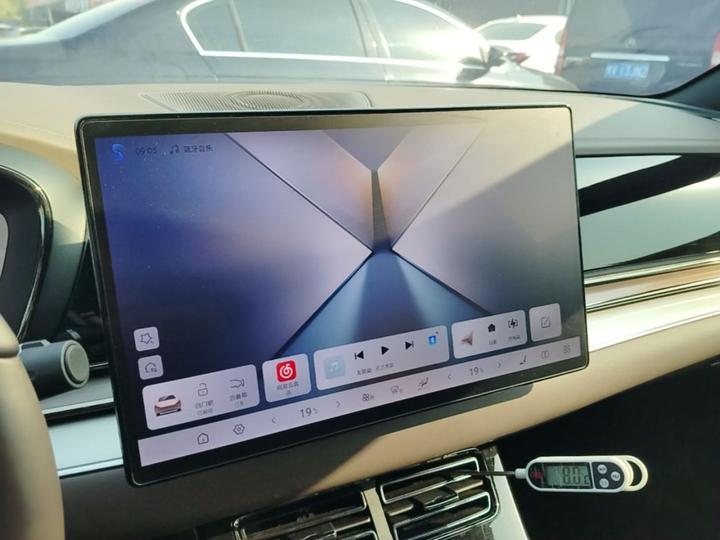 Han 2025 EV 605KM Premium photo 8