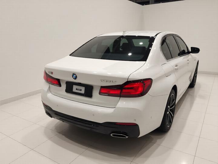5 Series 2022 Facelift 530Li Leading M Sport Package photo 3