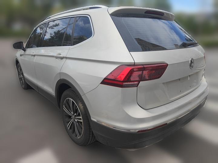 Tiguan L 2018 380TSI AT AWD Luxury photo 4