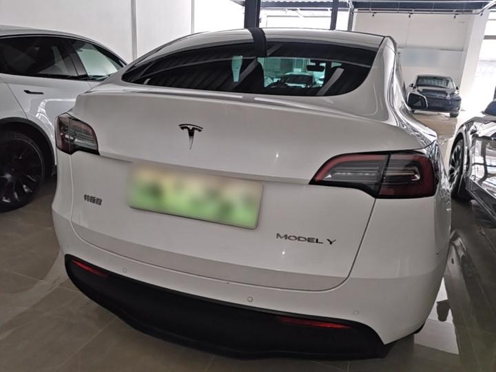 Model Y 2022 RWD photo 3