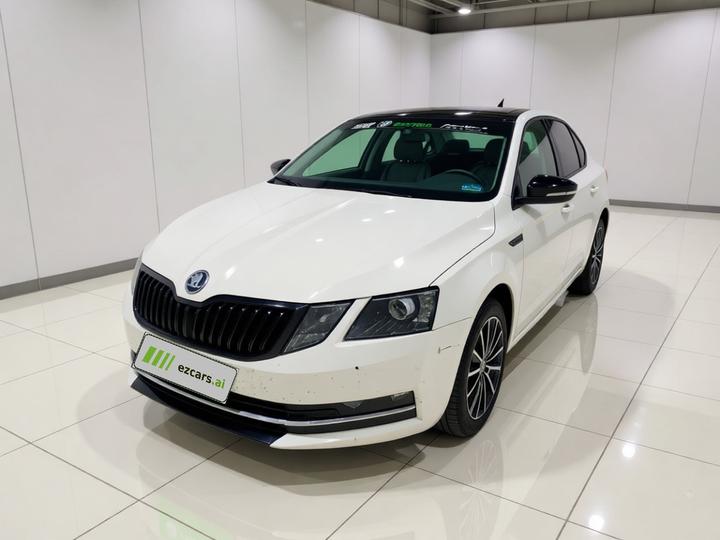 Octavia 2018 1.6L AT Luxury