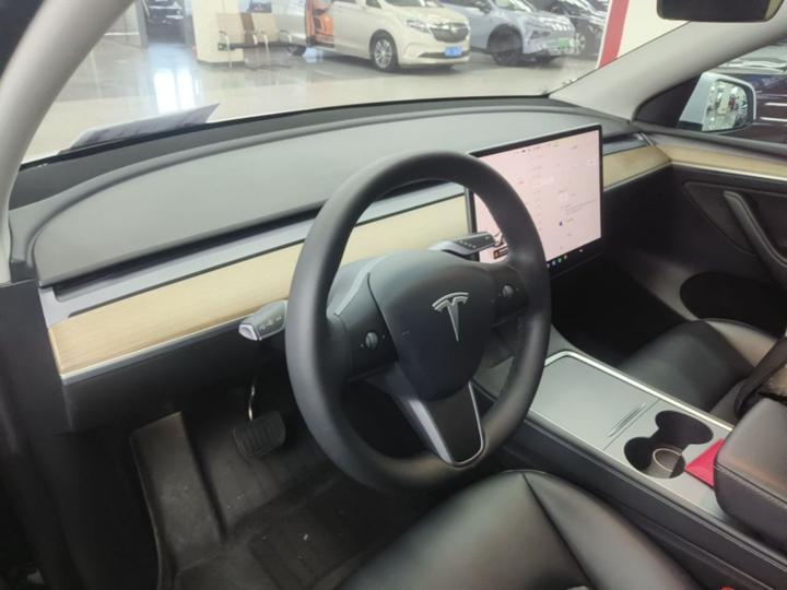 Model Y 2022 RWD photo 5