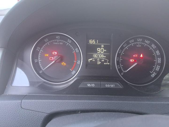 Rapid Spaceback 2016 Facelift 1.6L MT photo 6